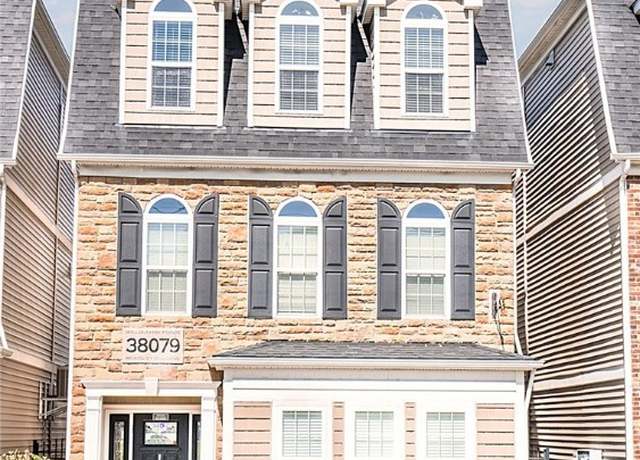 Property at 38079 Euclid Ave, Willoughby, OH 44094, 2 beds, 2 baths