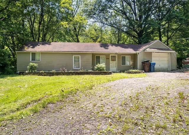 Property at 844 Renninger Rd, New Franklin, OH 44319, 2 beds, 1 bath