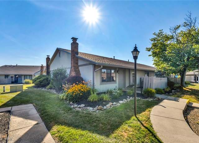 Property at 923 Kirkwall Dr, Copley, OH 44321, 2 beds, 1 bath