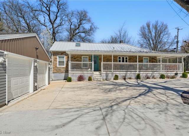 Property at 3270 S Canfield Niles Rd, Canfield, OH 44406, 2 beds, 2 baths
