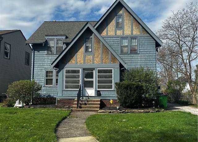 Property at 1670 Hillandale Dr, Euclid, OH 44132, 3 beds, 1.5 baths
