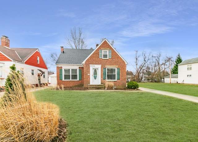 Property at 20700 Amherst Rd, Warrensville Heights, OH 44122, 4 beds, 1.5 baths