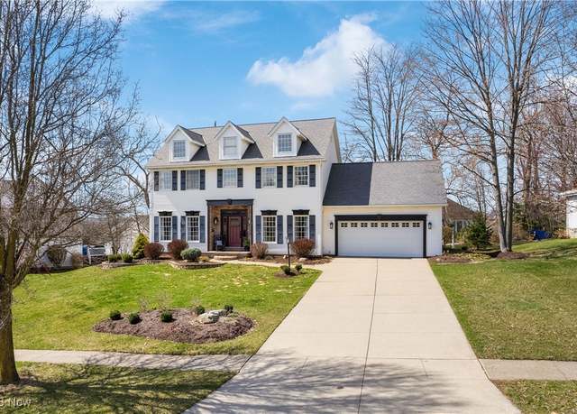 Property at 314 Carol Way, Wadsworth, OH 44281, 4 beds, 2.5 baths