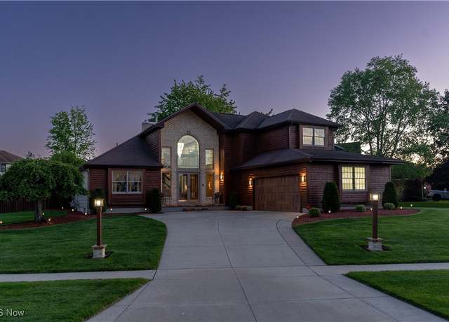 Property at 16317 Acacia Dr, Strongsville, OH 44136, 4 beds, 3.5 baths