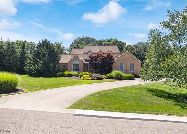 Property at 5537 Governors Ave NW, Canton, OH 44718, 4 beds, 5 baths