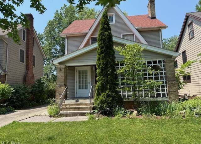 Property at 2016 Rossmoor Rd, Cleveland Heights, OH 44118, 4 beds, 1.5 baths