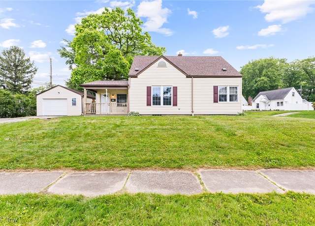 Property at 2305 Harding Rd, Cuyahoga Falls, OH 44223, 3 beds, 1 bath