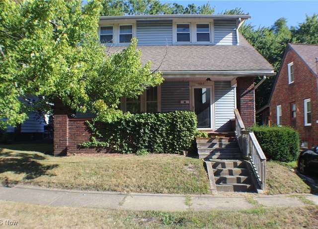Property at 152 E Mill St, Alliance, OH 44601, 3 beds, 1.5 baths