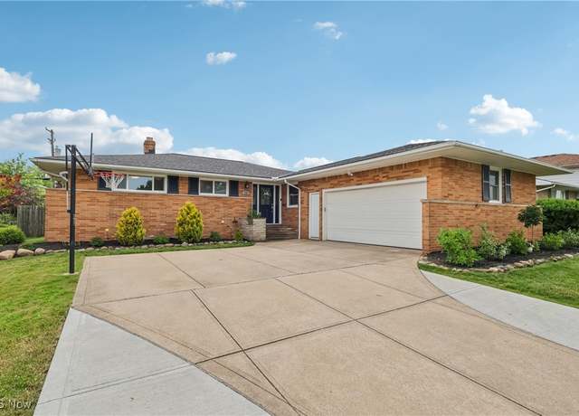 Property at 630 Long Ridge Dr, Seven Hills, OH 44131, 3 beds, 3 baths