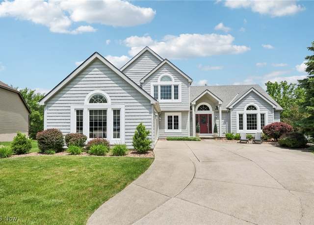 Property at 13773 Trenton Oval, Strongsville, OH 44136, 4 beds, 4 baths