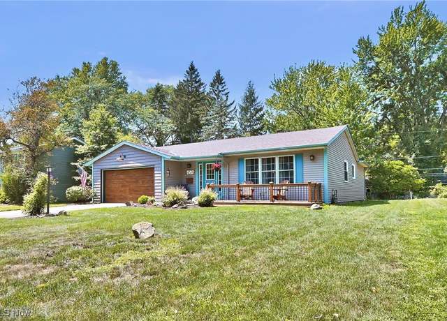 Property at 4576 Camellia Ln, North Olmsted, OH 44070, 3 beds, 1.5 baths