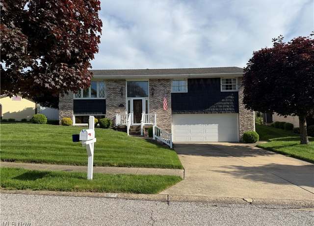 Property at 221 Scenery Dr, Weirton, WV 26062, 3 beds, 1.5 baths