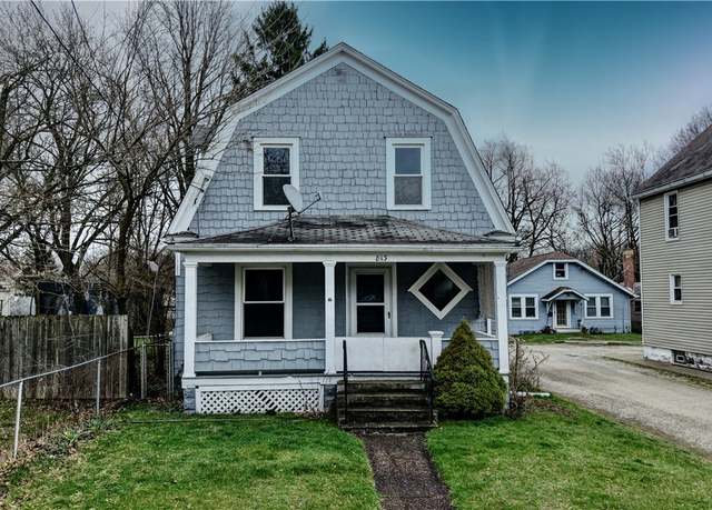Property at 813 Dayton St, Akron, OH 44310, 3 beds, 2.5 baths