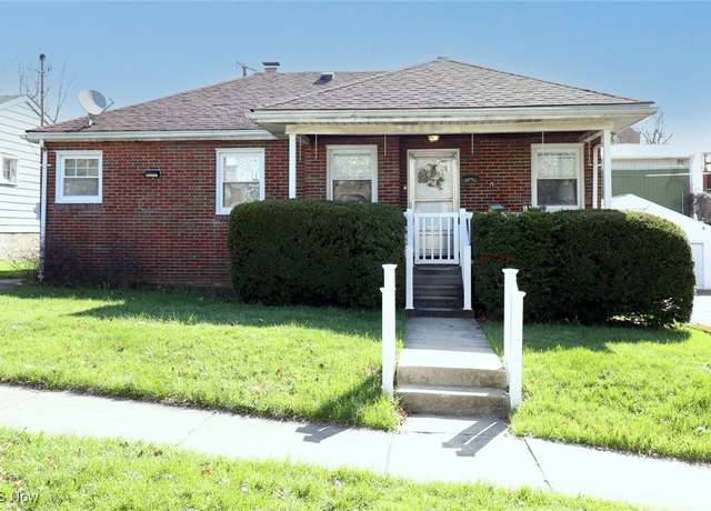 Property at 626 Oxford Blvd, Steubenville, OH 43952, 2 beds, 1 bath