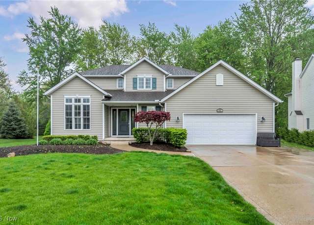 Property at 6721 Bretton Ridge Dr, North Olmsted, OH 44070, 4 beds, 2.5 baths