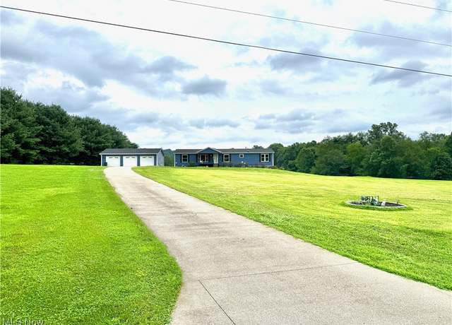 Property at 130 Cramer Dr, Marietta, OH 45750, 3 beds, 3 baths