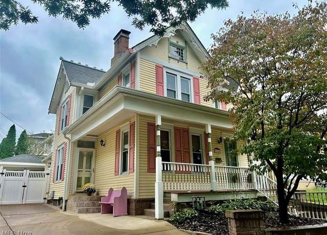 Property at 524 3rd St, Marietta, OH 45750, 2 beds, 2 baths