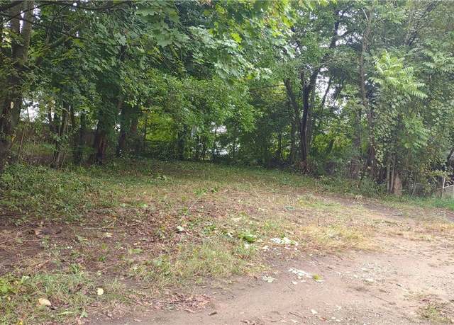 Property at 605 East Ave, Akron, OH 44320