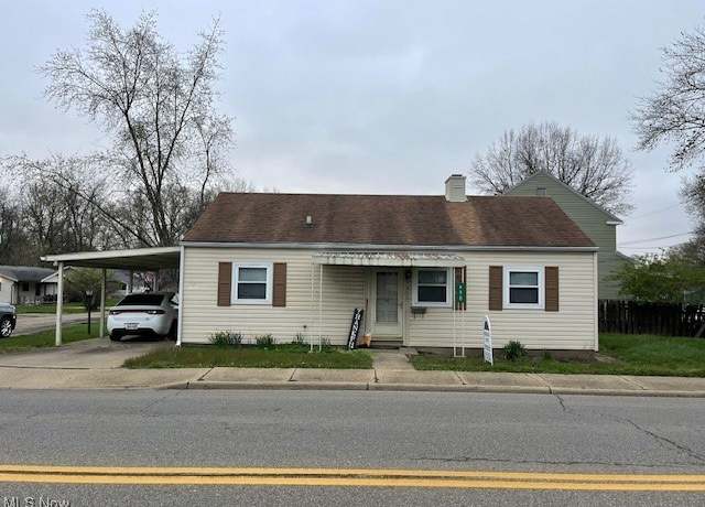 Property at 850 Taylor St, Zanesville, OH 43701, 3 beds, 1 bath