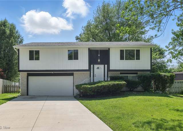 Property at 5524 Duxbury Pl, Lorain, OH 44053, 3 beds, 2 baths
