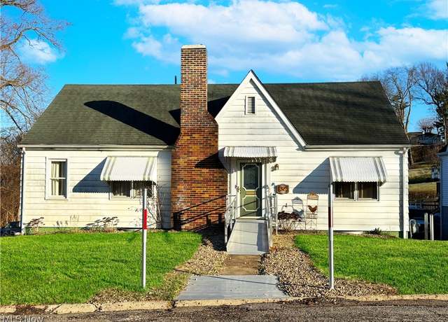 Property at 526 Buena Vista Blvd, Steubenville, OH 43952, 3 beds, 2 baths