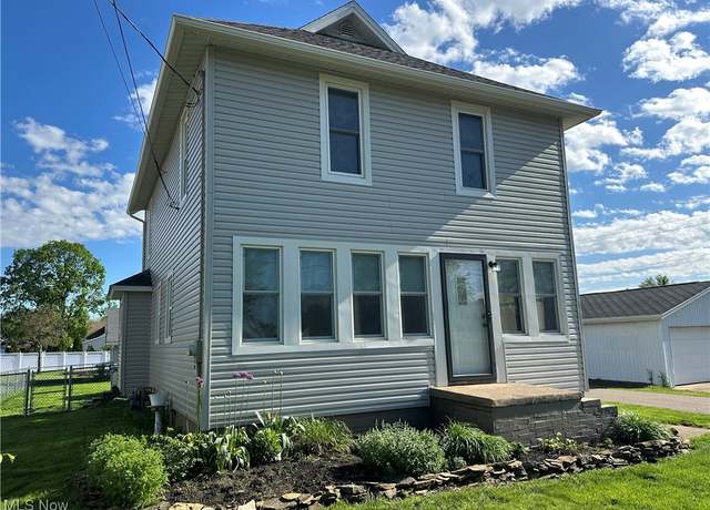 Property at 1905 Pine St SE, East Sparta, OH 44626, 3 beds, 1 bath