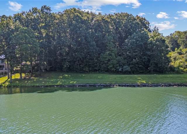Property at 490 E Mohawk Dr, Malvern, OH 44644