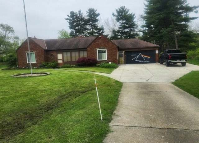 Property at 16427 Albion Rd, Strongsville, OH 44136, 2 beds, 2 baths
