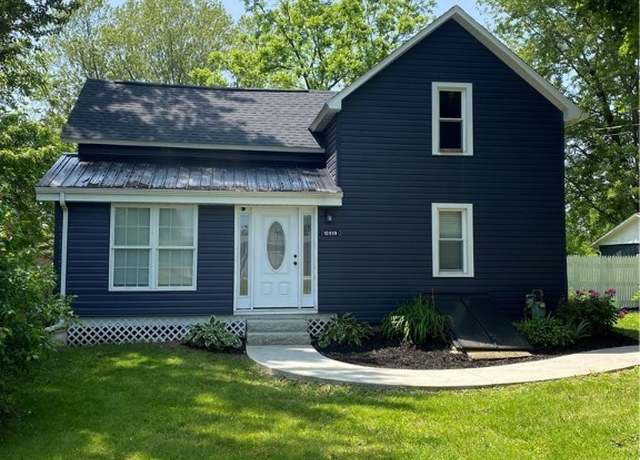 Property at 10919 Geib Ave NE, Hartville, OH 44632, 3 beds, 1 bath