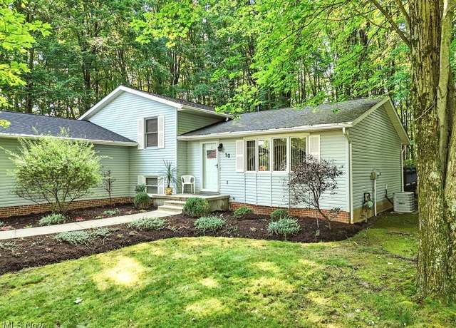 Property at 10 S Oakmont Rd, Northfield Center, OH 44067, 4 beds, 3 baths