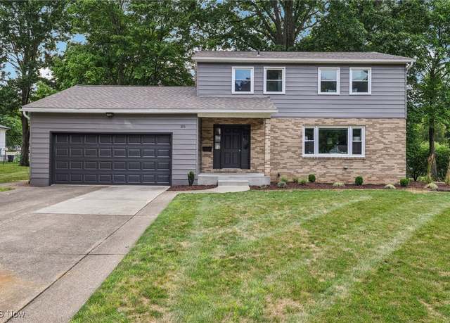 Property at 296 Windfall Ln, Wadsworth, OH 44281, 4 beds, 2.5 baths