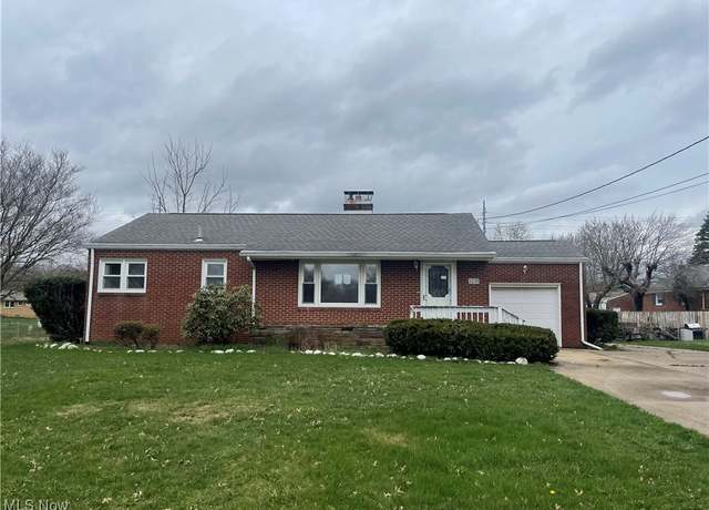 Property at 2235 Onahom Cir NE, Canton, OH 44705, 3 beds, 1.5 baths