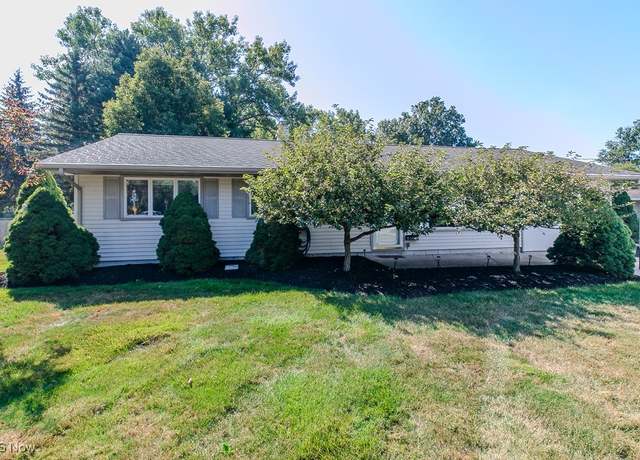 Property at 6159 Cambridge Park Dr, Mentor, OH 44060, 3 beds, 1.5 baths