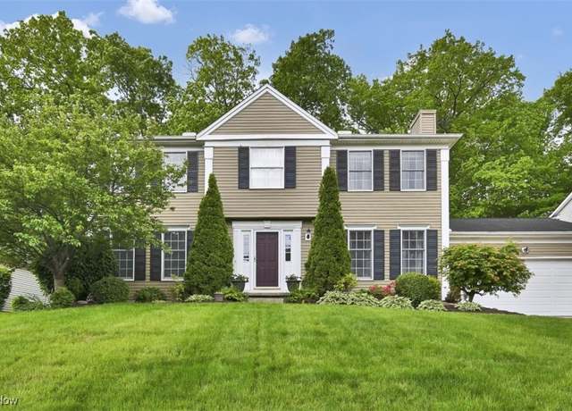 Property at 13483 Tradewinds Dr, Strongsville, OH 44136, 4 beds, 2.5 baths