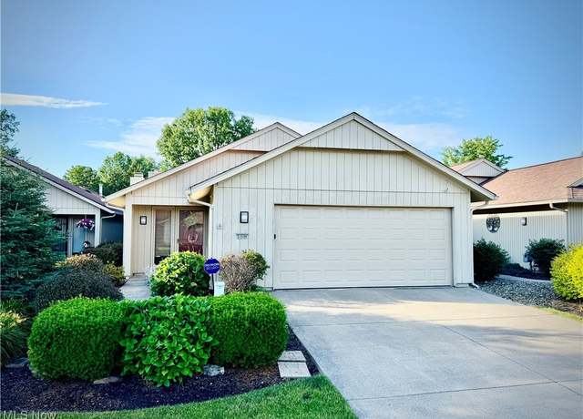 Property at 21520 Oak Bark Trl, Strongsville, OH 44149, 3 beds, 2.5 baths
