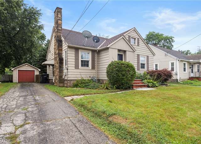 Property at 1041 Bell Ct, Elyria, OH 44035, 3 beds, 1 bath