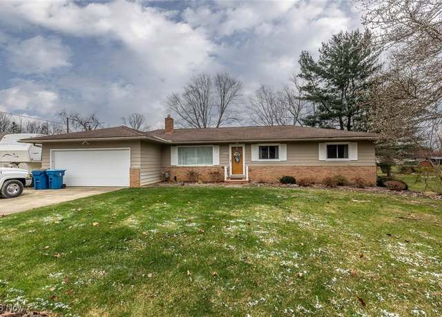 Property at 3906 Holiday Dr, Norton, OH 44203, 3 beds, 2.5 baths