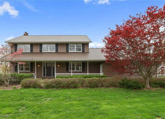 Property at 5504 Airwood Dr, Zanesville, OH 43701, 3 beds, 2.5 baths