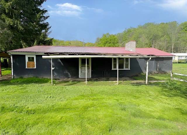 Property at 4308 Flat Rd SE, Uhrichsville, OH 44683, 4 beds, 1 bath