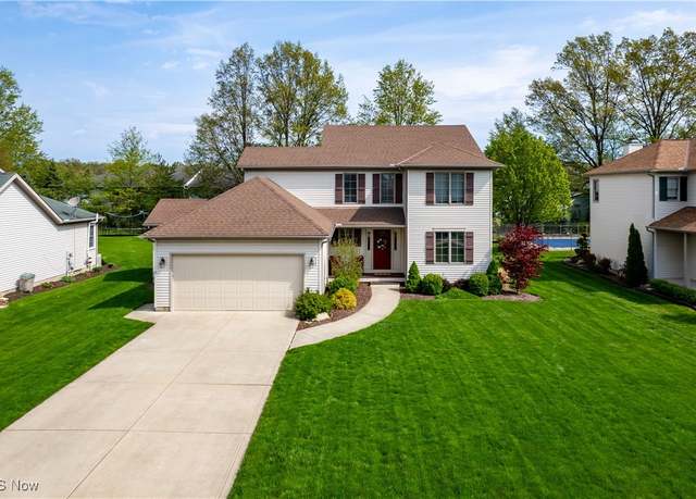 Property at 28620 Glen Hollow Ln, Olmsted Twp, OH 44138, 5 beds, 3 baths