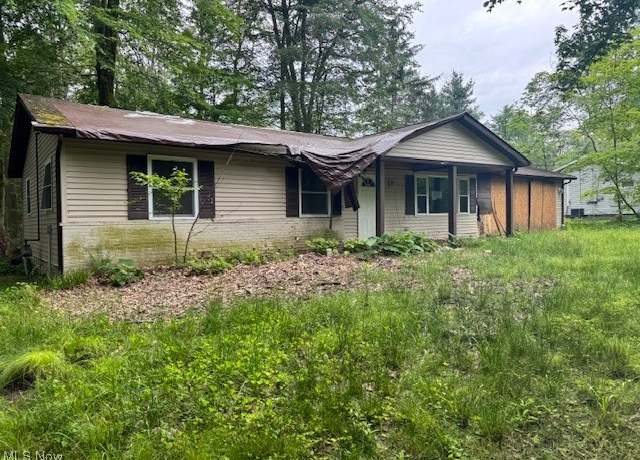 Property at 9613 Kim Dr, Chesterland, OH 44026, 3 beds, 1.5 baths