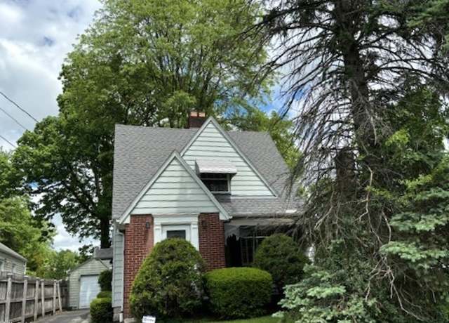 Property at 186 Maple Dr, Boardman, OH 44512, 2 beds, 1.5 baths