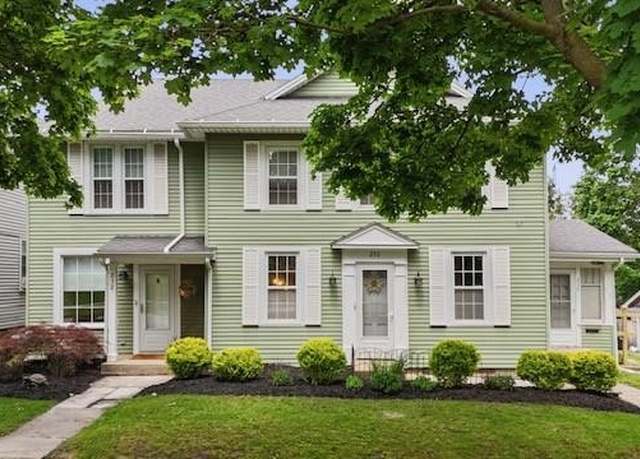 Property at 230-232 W Walnut, Ashland, OH 44805, 6 beds, 2.5 baths