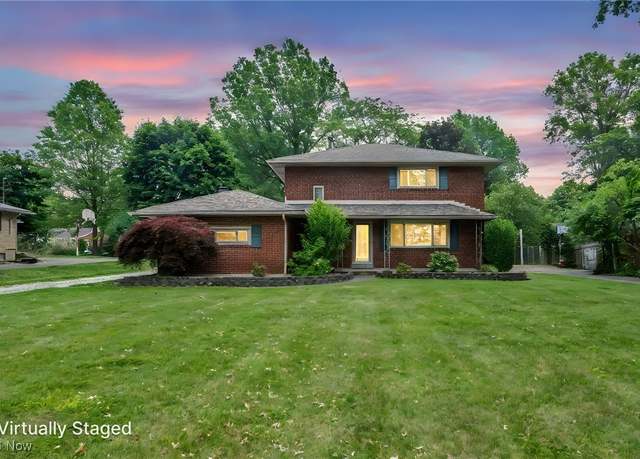 Property at 713 Highland Ave, Wadsworth, OH 44281, 4 beds, 2.5 baths