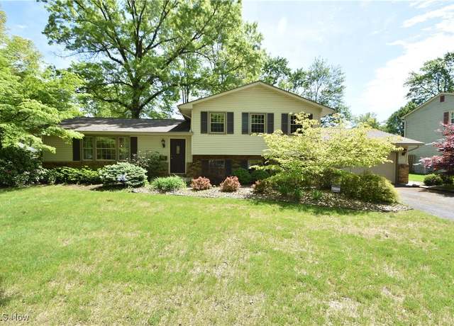 Property at 1751 Brockton Dr, Austintown, OH 44511, 3 beds, 1.5 baths