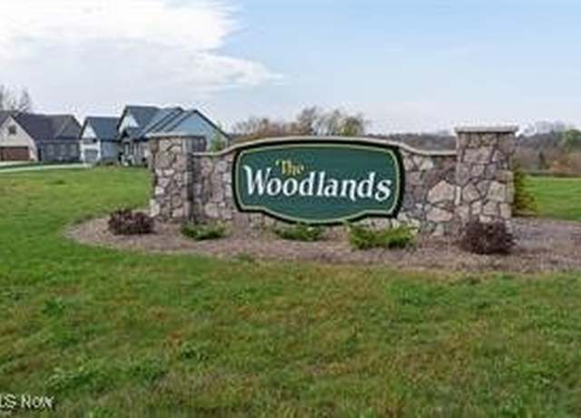 Property at 747 Grandview Cir, Hartville, OH 44632