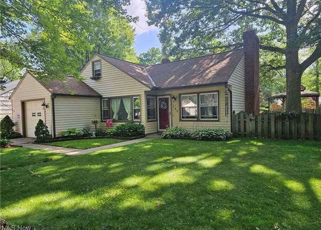 Property at 145 Edgewood Dr, Berea, OH 44017, 5 beds, 2.5 baths