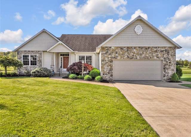 Property at 2135 Championship Cir SE, Massillon, OH 44646, 4 beds, 3 baths