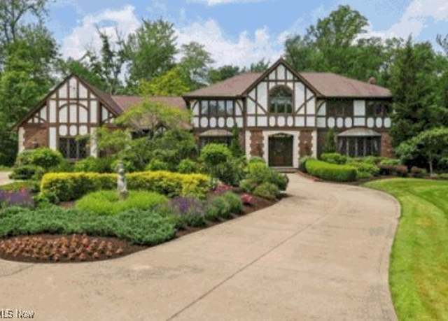 Property at 7400 Rollingbrook Trl, Solon, OH 44139, 4 beds, 4 baths