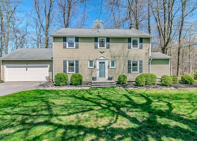 Property at 10015 Crestridge Dr, Chardon, OH 44024, 5 beds, 3.5 baths